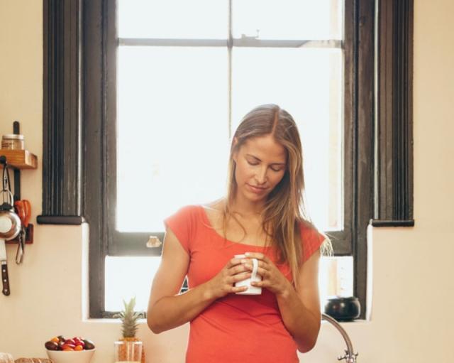woman-coffee-kitchen-800x639.jpg