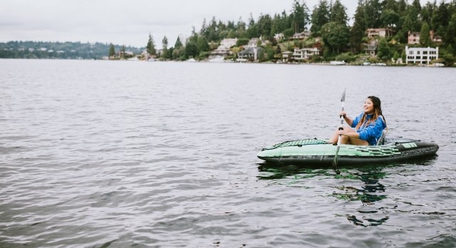 girl kayaking