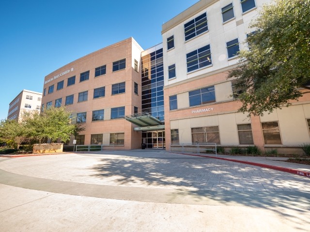 An exterior shot of the treatment center in The Woodlands, Texas 