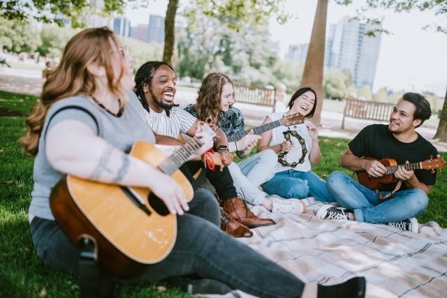 Friends play music and share emotions